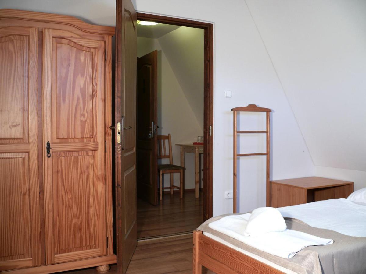 Kádárta Vendéglő Panzió Acomodação com café da manhã Veszprém Exterior foto